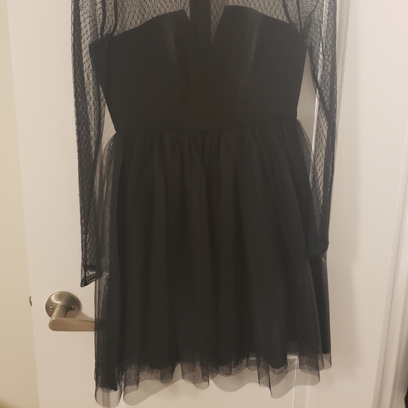 Back dress - Picture 2 of 2